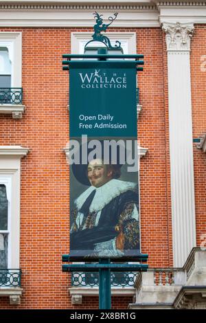 London, Großbritannien - 18. März 2024: Ein Schild im Wallace Collection Museum, das sich im Hertford House am Manchester Square befindet. Stockfoto