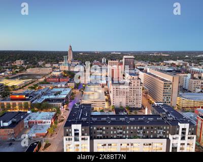 Lincoln, Nebraska, USA Skyline der Innenstadt in der Abenddämmerung. Stockfoto