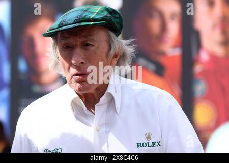 Monaco, Monaco. Mai 2024. Der ehemalige Fahrer Jackie Stewart blickt vor dem freien Training 1 auf dem Circuit de Monaco am 24. Mai 2024 in Monte-Carlo, Monaco, vor dem Formel 1-Grand-Prix von Monaco im Fahrerlager zu. Quelle: Marco Canoniero/Alamy Live News Stockfoto