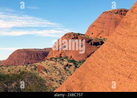 Blick auf einen Abschnitt von Kata Tjuṯa, entlang des Wanderweges Tal der Winde, im Nationalpark Uluru-Kata Tjuṯa, Northern Territory, Stockfoto