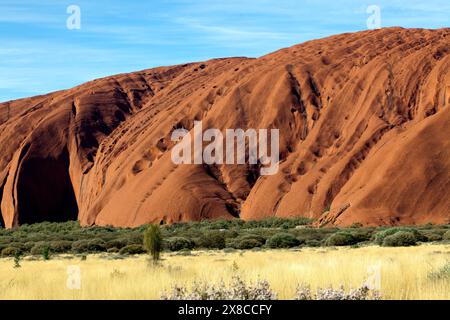 Am Abend Blick auf Uluru, in der uluṟu-Kata Tjuṯa National Park, Northern Territory, Australien Stockfoto