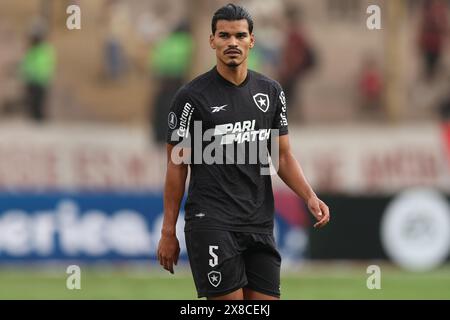 Lima, Peru. Mai 2024. Danilo Barbosa aus Botafogo spielte während des CONMEBOL Libertadores Cup am 17. Mai 2024 im Monumental Stadium in Lima, Peru. (Foto: Miguel Marrufo/PRESSINPHOTO) Credit: PRESSINPHOTO SPORTS AGENCY/Alamy Live News Stockfoto