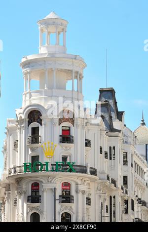 Madrid, Spanien - 13. April 2024. Das Grassy-Gebäude beherbergt den Rolex-Laden und das gleichnamige Museum. Stockfoto