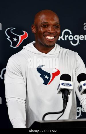 Houston Texan Head Coach, DeMeco Ryan, nimmt Fragen auf der Pressekonferenz nach dem Houston Texans Rookie Mini Camp im Houston Methodist Training Center, Houston Texas, am 10. Mai 2024. (Danny Creme / Bild von Sport) Stockfoto