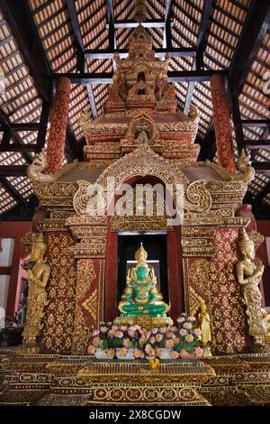 Thailand, Chiang Mai, Phra Singh Tempel (Wat Phra Singh), Smaragd-Buddha-Statue (Jade) Stockfoto