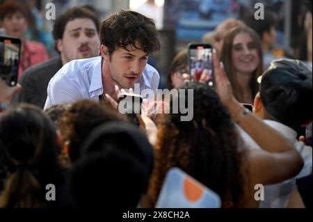 New York, USA. Mai 2024. Dylan Minnette von The Wallows tritt am 24. Mai 2024 in der Show „Today“ von NBC im Rockefeller Plaza, New York, NY auf. (Foto: Anthony Behar/SIPA USA) Credit: SIPA USA/Alamy Live News Stockfoto