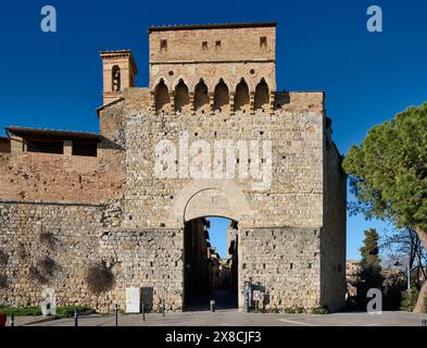 Porta San Giovanni, mittelalterliche Stadt San Gimignano, Toskana, Italien Stockfoto