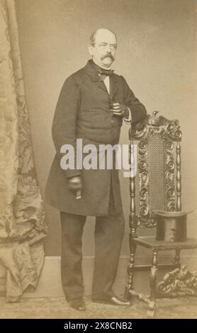 Antike Juni 1867 carte de Visite Foto, Otto von Bismarck (1815-1898). Otto, Fürst von Bismarck, Graf von Bismarck-Schönhausen, Herzog von Lauenburg war preußischer und später deutscher Staatsmann und Diplomat. QUELLE: ORIGINAL-CDV Stockfoto