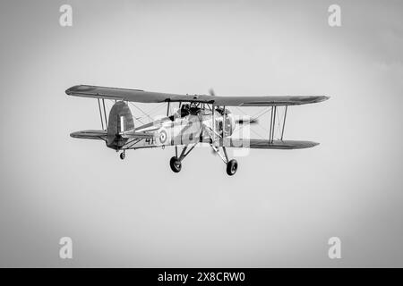 1934 Fairey Swordfish W5856, die am 12. Mai 2024 auf der Best of British Airshow in Shuttleworth durchgeführt wurde. Stockfoto