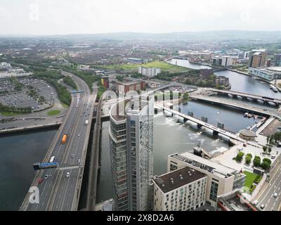 Luftaufnahme der Drohne auf das Stadtzentrum von Belfast Stockfoto