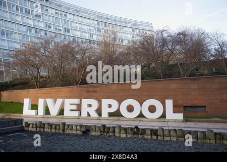 Liverpool in Großbuchstaben am Eingang von Liverpool ONE. Stockfoto