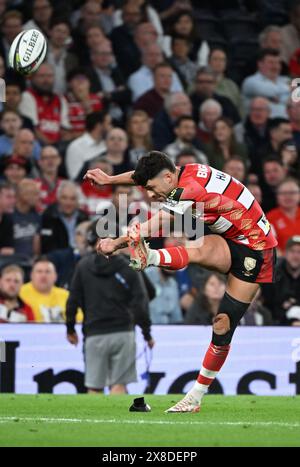 Tottenham Hotspur Stadium, London, Großbritannien. Mai 2024. Rugby-Finale des European Challenge Cup, Gloucester gegen Hollywoodbet Sharks; Adam Hastings aus Gloucester schlägt in der 58. Minute eine Conversion für 29-10. Credit: Action Plus Sports/Alamy Live News Stockfoto