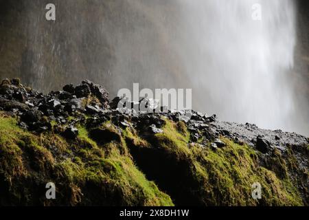 Island - 2024 05 02, Landschaftsbild auf Island, Wasserfall Kvernufoss Stockfoto