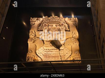 Tlaltecuhtli – aztekische Göttin oder Erdmonster, große mesoamerikanische Skulptur aus Tenochtitlan entdeckt 2006; Templo Mayor Museum, Mexiko-Stadt Stockfoto