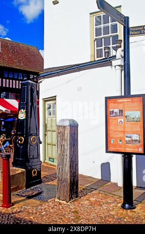 City Centre Water Pump, Newark on Trent, Nottinghamshire, England Stockfoto