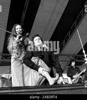 JOHNNY CASH UND FRAU JUNE CARTER AUF DER RENNSTRECKE BELMONT. ©JUDIE BURSTEIN/ JOHNNYCASHRETRO(KREDITBILD: © JUDIE BURSTEIN/ZUMA WIRE) NUR REDAKTIONELLE VERWENDUNG! Nicht für kommerzielle ZWECKE! Stockfoto