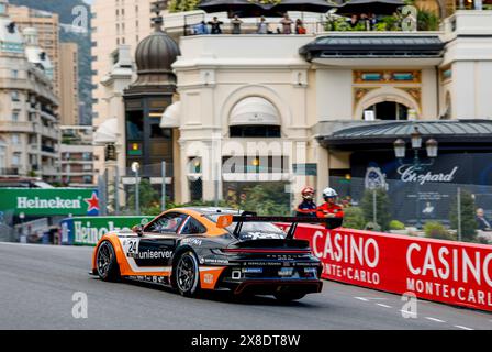 Monte-Carlo, Monaco. Mai 2024. #24 Kas Haverkort (NL, Uniserver von Team GP Elite), Porsche Mobil 1 Supercup auf dem Circuit de Monaco am 24. Mai 2024 in Monte-Carlo, Monaco. (Foto von HOCH ZWEI) Credit: dpa/Alamy Live News Stockfoto