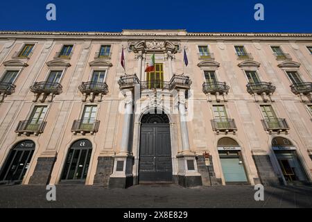 Catania, Italien, 17. August 2023: Blick auf das Gebäude der Universita degli studi di di catania in Sizilien, Italien. Stockfoto