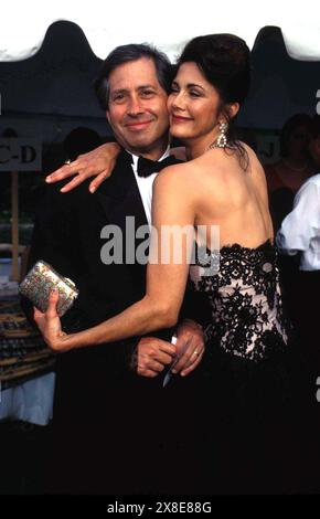 14. JULI 2005 - K5287JKEL.WOLFTRAP 25. JUBILÄUMSGALA 06-08-1996.LYNDA CARTER UND EHEMANN ROBERT ALTMAN. JAMES M. KELLY – FOTOS (Foto: © James M. Kelly/ZUMA Wire) NUR REDAKTIONELLE VERWENDUNG! Nicht für kommerzielle ZWECKE! Stockfoto