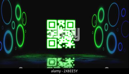 Abbildung: Flackernder qr-Code über kreisförmigen Neonlichtern Stockfoto