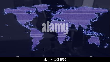 Bild des Störungseffekts über der Weltkarte gegen leeres Büro Stockfoto