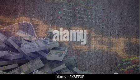 Bild der Datenverarbeitung der Sicherheitskette und der Börse über Dollarscheine auf grauem Hintergrund Stockfoto