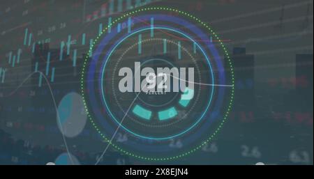 Bild von wechselnden Zahlen in Ladekreisen, Diagrammen, Handelstafel über der modernen Stadt Stockfoto