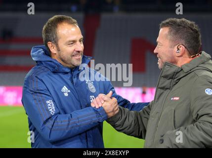 Trainer Hansi Hans Flick FC Bayern MŸnchen mit Lothar MatthŠus FC Bayern MŸnchen Borussia Dortmund 1 Fussball Bundesliga Saison 2019 / 2020 DFL-Vorschriften verbieten die Verwendung von Fotos als Bildsequenzen und/oder Quasi-Video © diebilderwelt / Alamy Stock Stockfoto