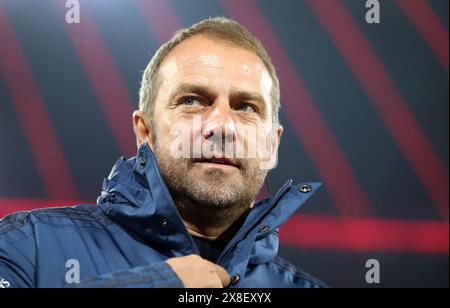 Trainer Hansi Hans Flick FC Bayern MŸnchen FC Bayern MŸnchen Borussia Dortmund 1 Fussball Bundesliga Saison 2019 / 2020 DFL-Vorschriften verbieten die Verwendung von Fotos als Bildsequenzen und/oder Quasi-Video © diebilderwelt / Alamy Stock Stockfoto