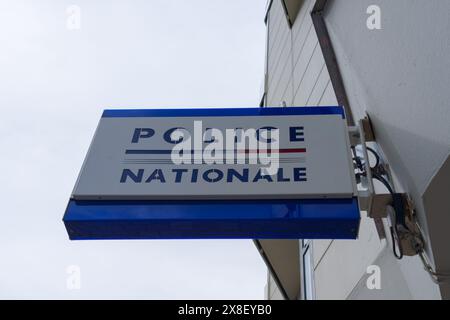 Bordeaux , Frankreich - 05 22 2024 : Polizei-nationales Textlogo und -Schild in der französischen Innenstadt unter dem Bürogebäude Stockfoto