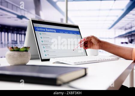 Elektronische Kontoauszug Und Überweisung Über Das Internet Stockfoto