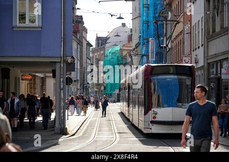 Erfurter Rathaus und Fischmarkt vor dem Erfurter Rathaus befindet sich der Fischmarkt. Veröffentlichungen nur für redaktionelle Zwecke. Foto: FotoPrensa Erfurt Thüringen *** Rathaus und Fischmarkt Erfurt der Fischmarkt befindet sich vor dem Rathaus Erfurt Publikationen nur für redaktionelle Zwecke Foto FotoPrensa Erfurt Thüringen Stockfoto