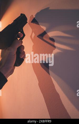 Pistolenpistole künstlerische Fotografie Bucheinband Design. Stockfoto