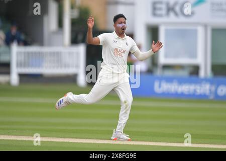 Canterbury, England. Mai 2024. Arafat Bhuiyan während des zweiten Tages der Vitality County Championship Division 1 zwischen dem Kent County Cricket Club und dem Essex County Cricket Club auf dem Spitfire Ground in St. Lawrence in Canterbury. Kyle Andrews/Alamy Live News. Stockfoto