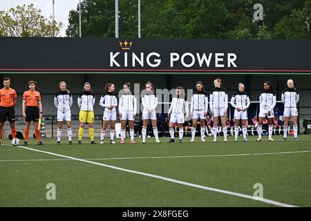 Oud Heverlee, Belgien. Mai 2024. Am 10. Und letzten Spieltag der Play-offs in der Saison 2023 - 2024 der belgischen Lotto Womens Super League, am Samstag, den 25. Mai 2024, in Oud Heverlee, Belgien, stehen die Spieler von OHL vor einem Frauenfußballspiel zwischen Oud Heverlee Leuven und AA Gent Ladies. Quelle: Sportpix/Alamy Live News Stockfoto
