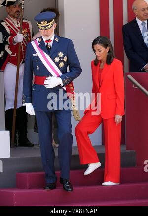 Oviedo, Spanien. Mai 2024. Der spanische König Felipe VI. Und Königin Letizia während des spanischen Nationalwaffentages 2024 in Oviedo am Samstag, den 25. Mai 2024. Quelle: CORDON PRESS/Alamy Live News Stockfoto