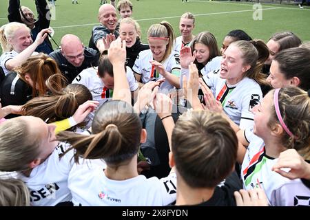 Oud Heverlee, Belgien. Mai 2024. OHL feiert nach einem Frauenfußballspiel zwischen Oud Heverlee Leuven und AA Gent Ladies am 10. Und letzten Spieltag der Play-offs in der Saison 2023 - 2024 der Belgischen Lotto Womens Super League am Samstag, 25. Mai 2024 in Oud Heverlee, Belgien. Quelle: Sportpix/Alamy Live News Stockfoto