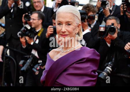 Helen Mirren bei der „die kostbarste der Cargos“ Filmpremiere am 24.05.2024 im Rahmen vom 77. Filmfestival in Cannes Stockfoto