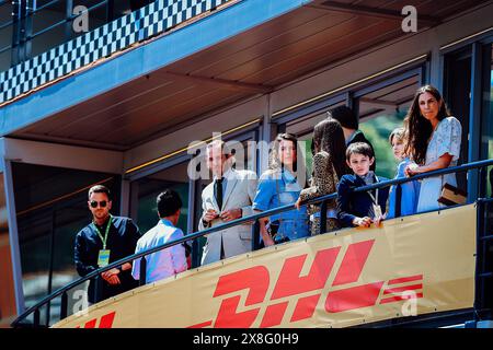 © SPORTPIXPRESS/MAXPPP, Monaco. Mai 2024. FORMEL 1 GRAND PRIX DE MONACO casiraghi (andrea) und casiraghi (charlotte) sind vor dem freien Training auf dem Balkon 3 Credit: MAXPPP/Alamy Live News Stockfoto