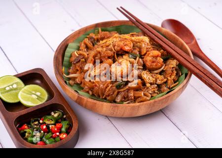 Nahaufnahme von Saibling kway teow gebratene flache Nudel mit Gewürz Stockfoto