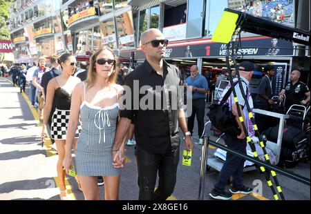 Monaco, Frankreich. Mai 2024. © PHOTOPQR/NICE MATIN/Jean Francois Ottonello ; Monaco ; 25/05/2024 ; 81e Grand Prix de Monaco 2024 - Formule 1 - Pitlane - Tony Parker et Agathe Teyssier Monaco GP Mai 2024 Credit: MAXPPP/Alamy Live News Stockfoto