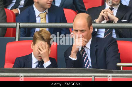 London, Großbritannien. Mai 2024. 25. Mai 2024: Manchester City gegen Manchester United gegen FA Cup Finale – Wembley. Prinz George sieht das Finale des FA Cups mit Prinz William. Bildnachweis: Mark Pain/Alamy Live News Stockfoto