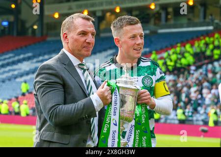 Glasgow, Großbritannien. Mai 2024. Celtic gewann den Scottish Cup im Hampden Park in Glasgow, Schottland, Großbritannien, nachdem Adam Idah in 90 Minuten für Celtic geschossen hatte. Callum McGregor, Kapitän der Celtic, und Brendan Rodgers, Manager der Celtic, nahmen den Cup an. Quelle: Findlay/Alamy Live News Stockfoto