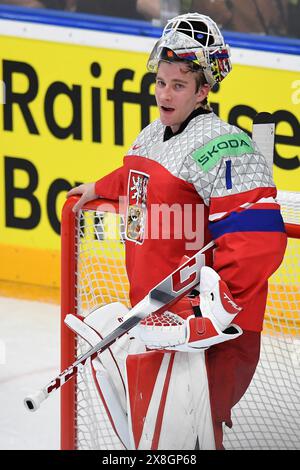 Prag, Tschechische Republik. Mai 2024. Torhüter der Tschechischen Republik LUKAS DOSTAL beim Halbfinalspiel der IIHF Eishockey-Weltmeisterschaft 2024 zwischen Schweden und Tschechien in der O2 Arena in Prag, Tschechien, am 25. Mai 2024. (Kreditbild: © Slavek Ruta/ZUMA Press Wire) NUR REDAKTIONELLE VERWENDUNG! Nicht für kommerzielle ZWECKE! Stockfoto