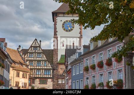 Das mittelalterliche Stadttor Schwabentor in Freiburg im Breisgau, Schwarzwald, Baden-Württemberg Stockfoto