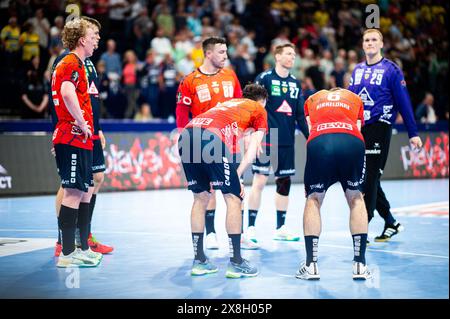 Hamburg, Deutschland. Mai 2024. Handball: EHF European League, Rhein-Neckar Löwen - Füchse Berlin, Finale vier, Halbfinale, Barclays Arena. Enttäuschte Lions nach dem Spiel. Quelle: Noah Wedel/dpa/Alamy Live News Stockfoto
