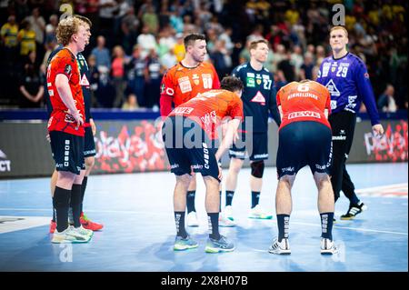 Hamburg, Deutschland. Mai 2024. Handball: EHF European League, Rhein-Neckar Löwen - Füchse Berlin, Finale vier, Halbfinale, Barclays Arena. Enttäuschte Lions nach dem Spiel. Quelle: Noah Wedel/dpa/Alamy Live News Stockfoto