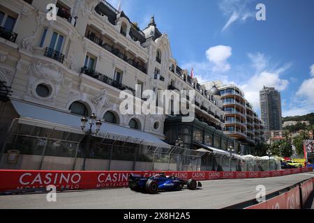 Monaco, Monaco. Mai 2024. Logan Sargeant von Williams Racing auf der Strecke während des Qualifyings für den F1 Grand Prix von Monaco am 25. Mai 2024 auf dem Circuit de Monaco in Monte-Carlo, Monaco. Quelle: Marco Canoniero/Alamy Live News Stockfoto