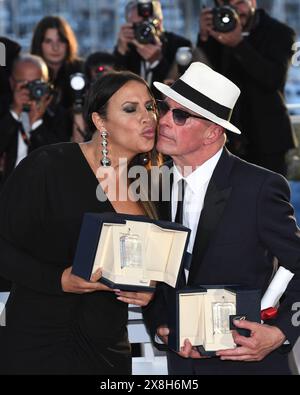 Cannes, Frankreich. Mai 2024. Cannes, 77. Cannes Filmfestival 2024, Fotoruf der Preisträger von Palme D'Or im Foto: Karla Sofía Gascón, Jacques Audiard Credit: Independent Photo Agency/Alamy Live News Stockfoto