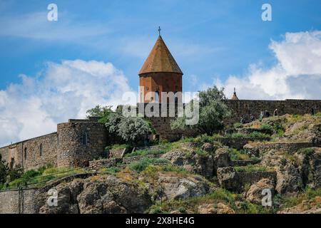 Lusarat, Armenien - 15. Mai 2024: Das Kloster Khor Virap befindet sich in der araratischen Ebene in Lusarat. Stockfoto